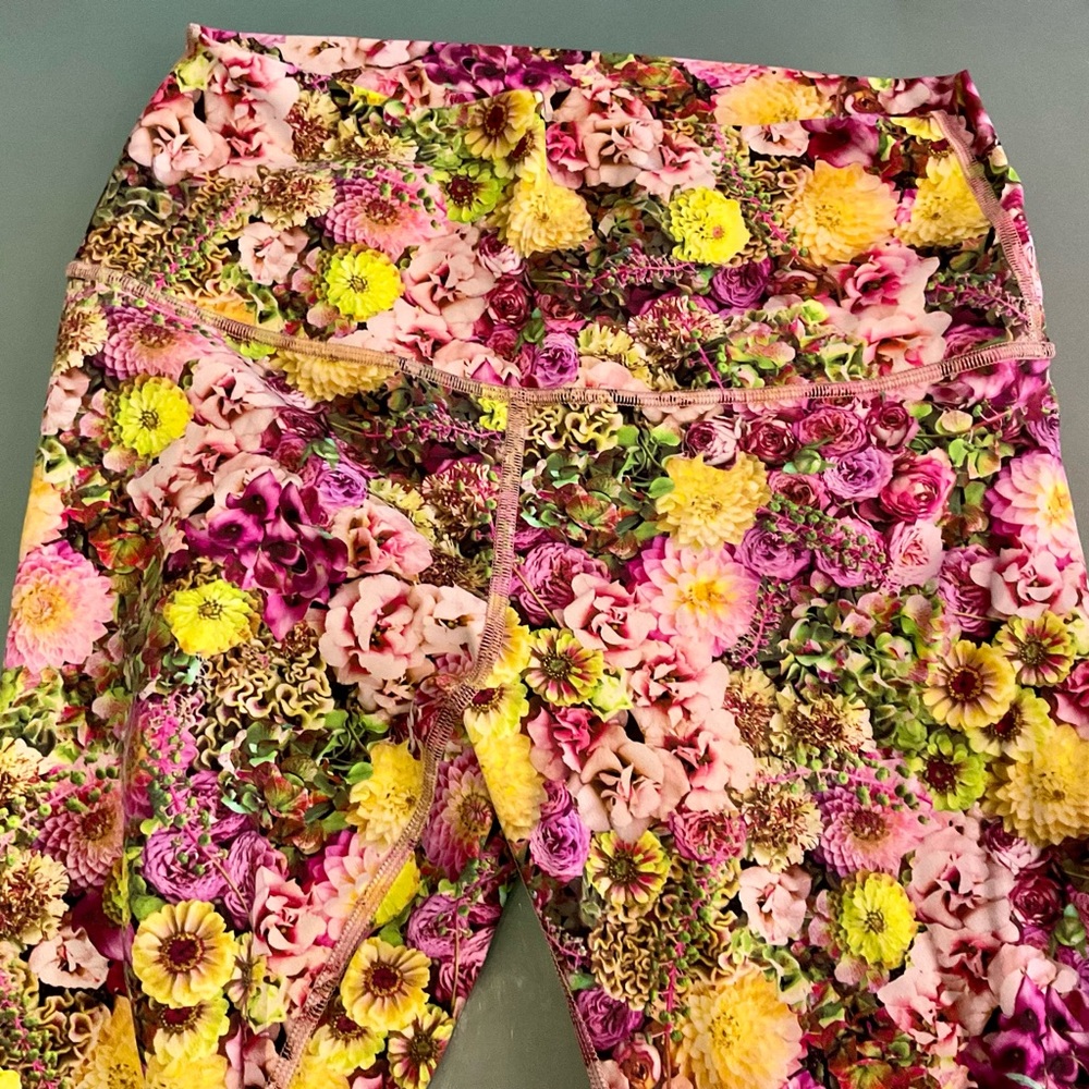 Lululemon Floral Yoga leggings 8